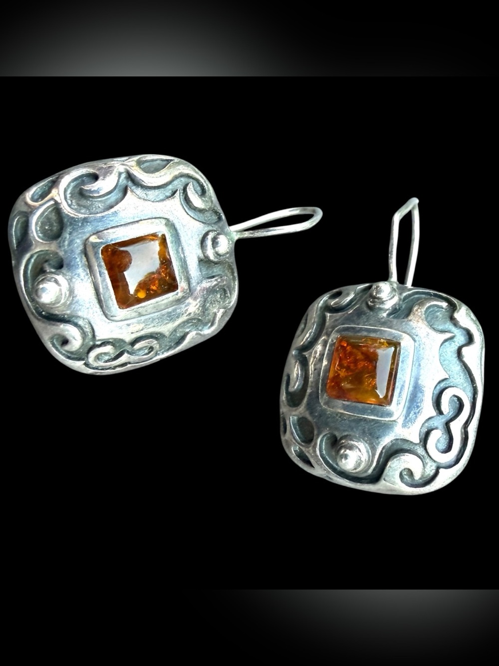 10.2g SILPADA Sterling Silver Bohemian Square AMBER Locking French Wire Earrings